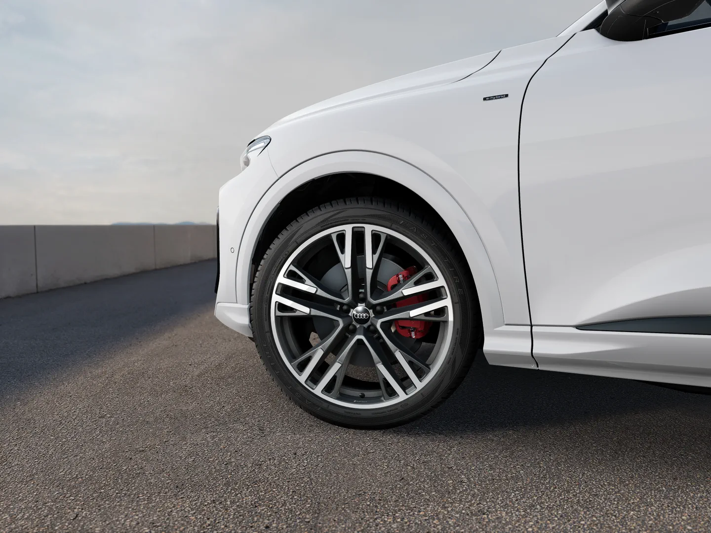 Image about Audi Q5 SUV e-hybrid quattro S tronic