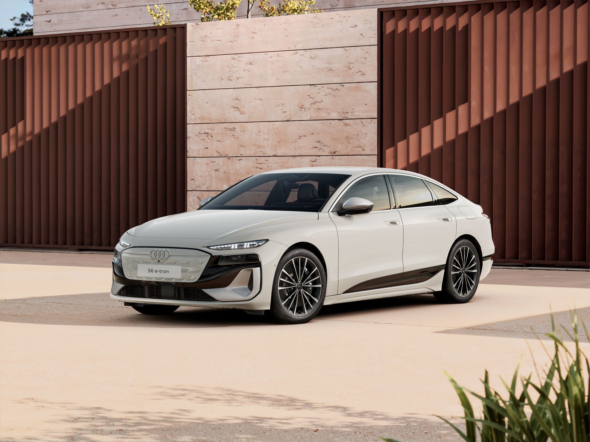 S6 Sportback e-tron EXTERIOR-FRONT-3-4