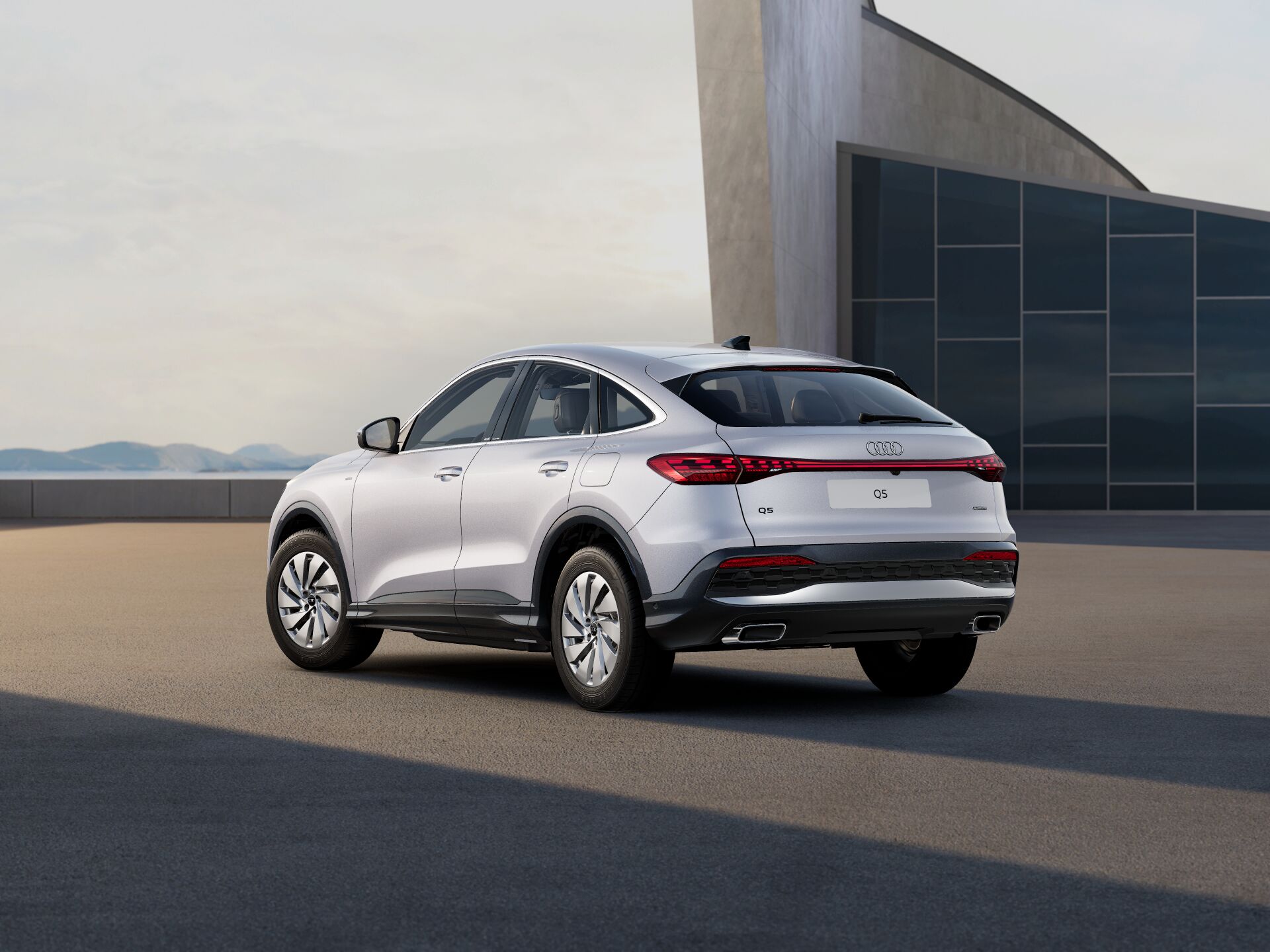 Q5 Sportback e-hybrid EXTERIOR-REAR-3-4