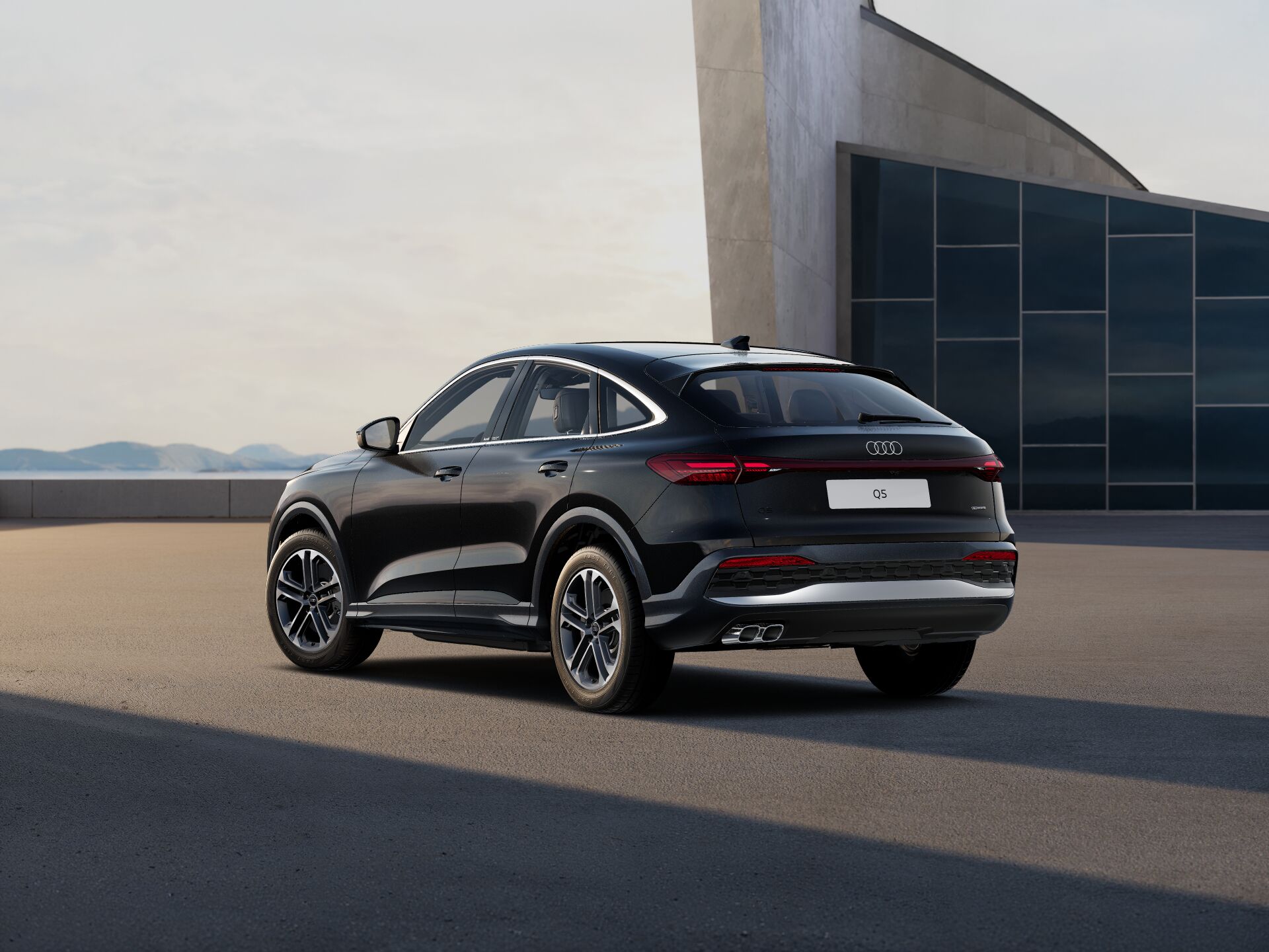 Q5 Sportback EXTERIOR-REAR-3-4