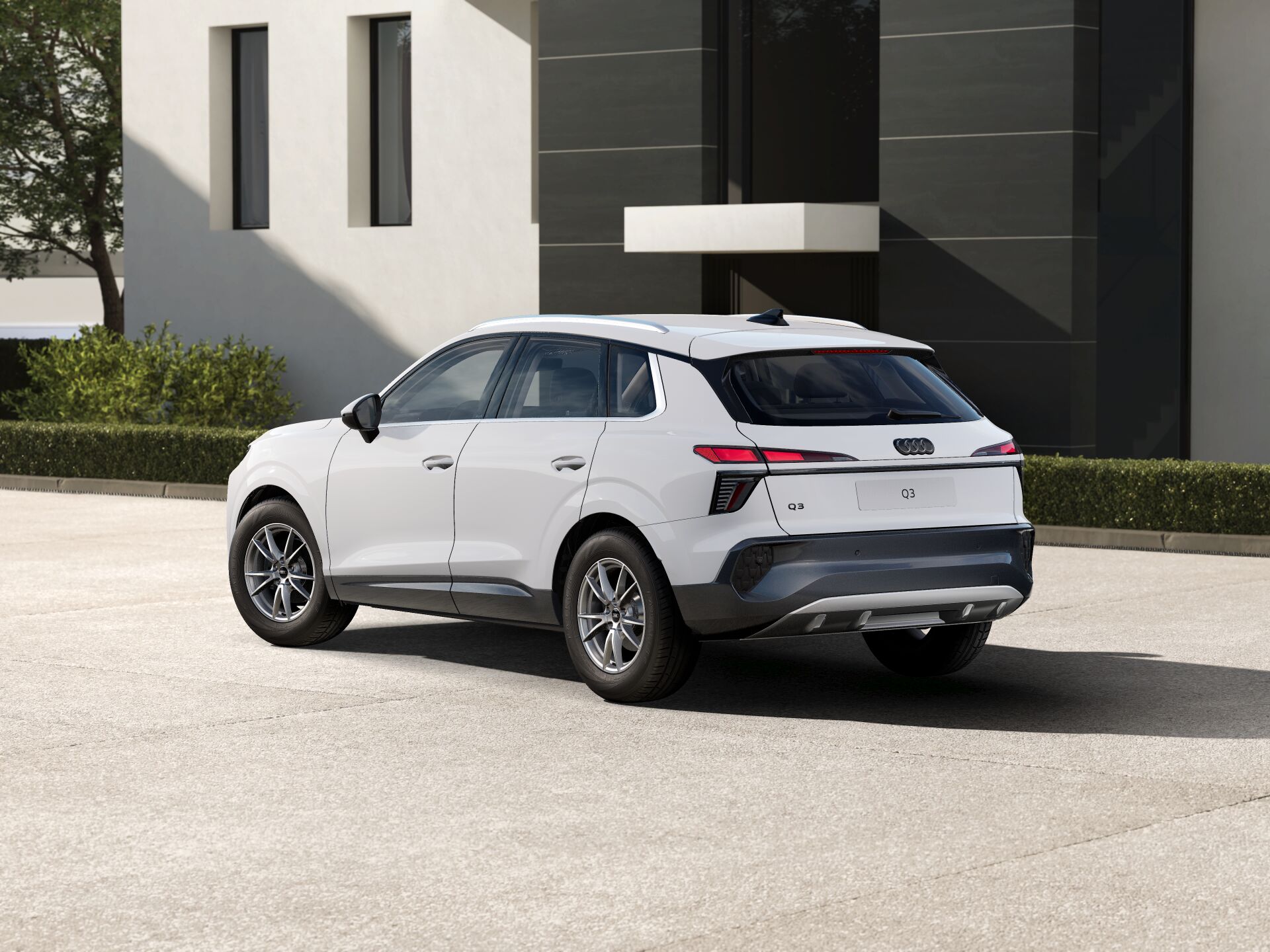 Nuova Q3 EXTERIOR-REAR-3-4