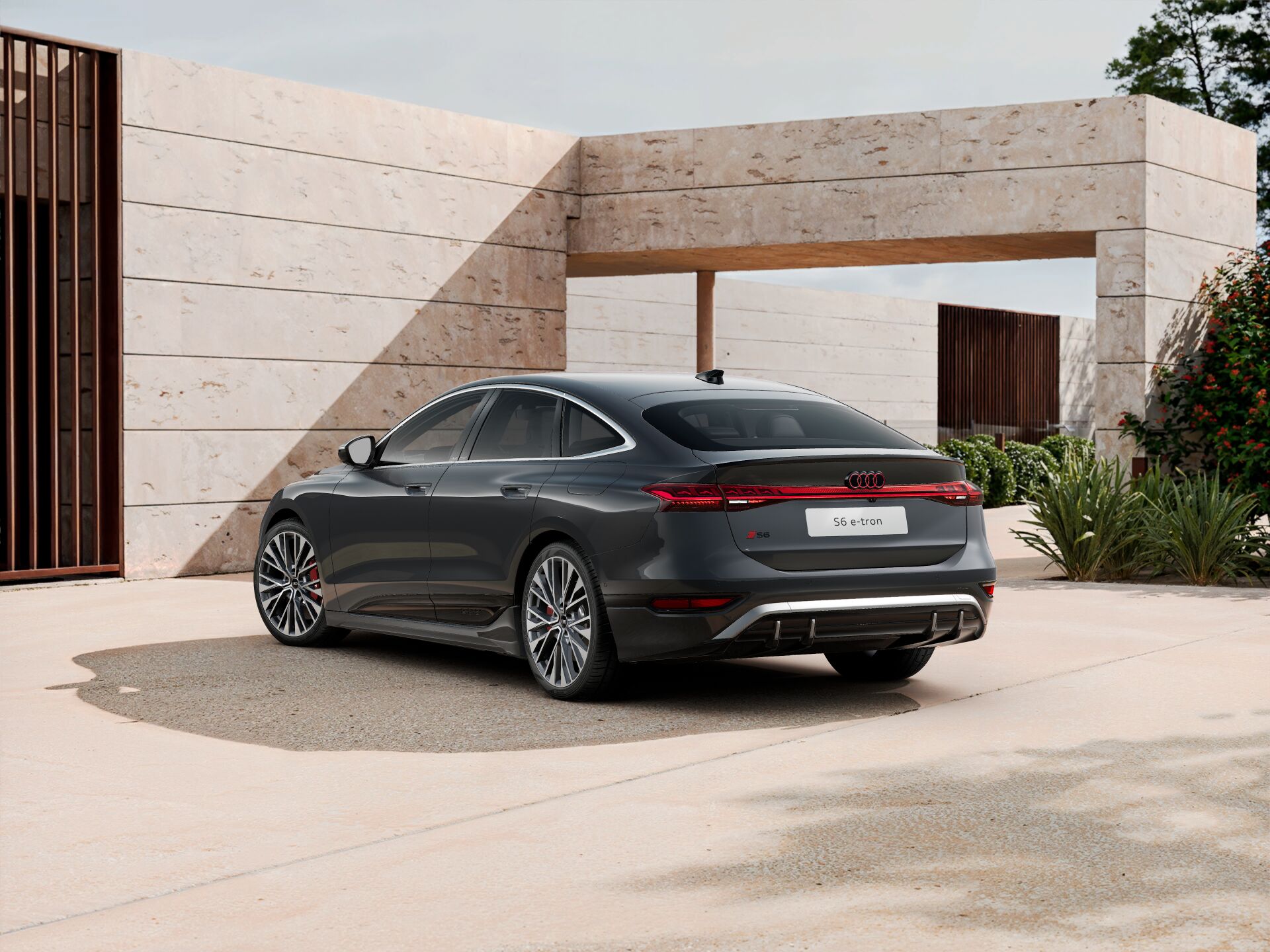 S6 Sportback e-tron EXTERIOR-REAR-3-4