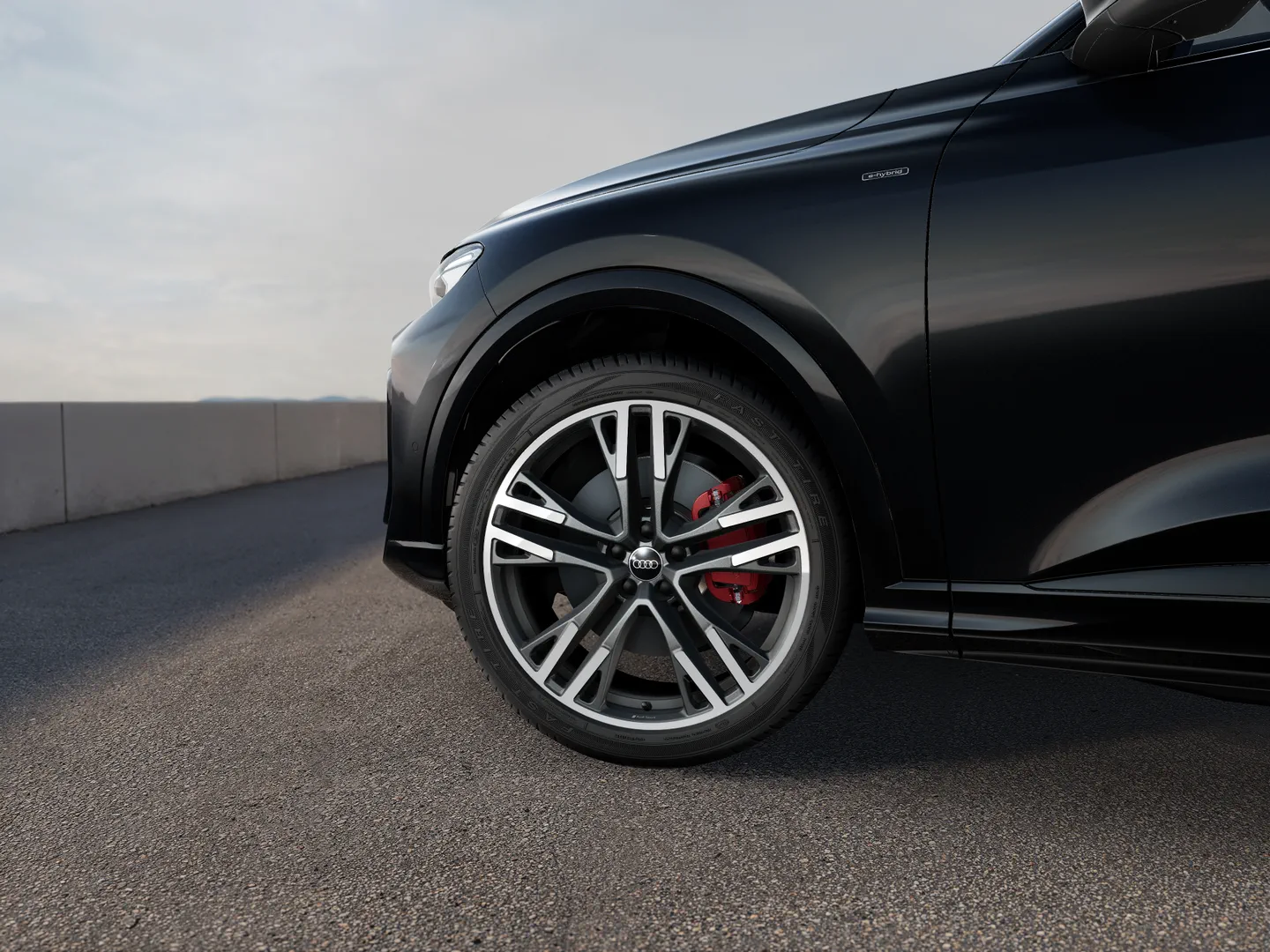 Image about Audi Q5 SUV e-hybrid quattro S tronic