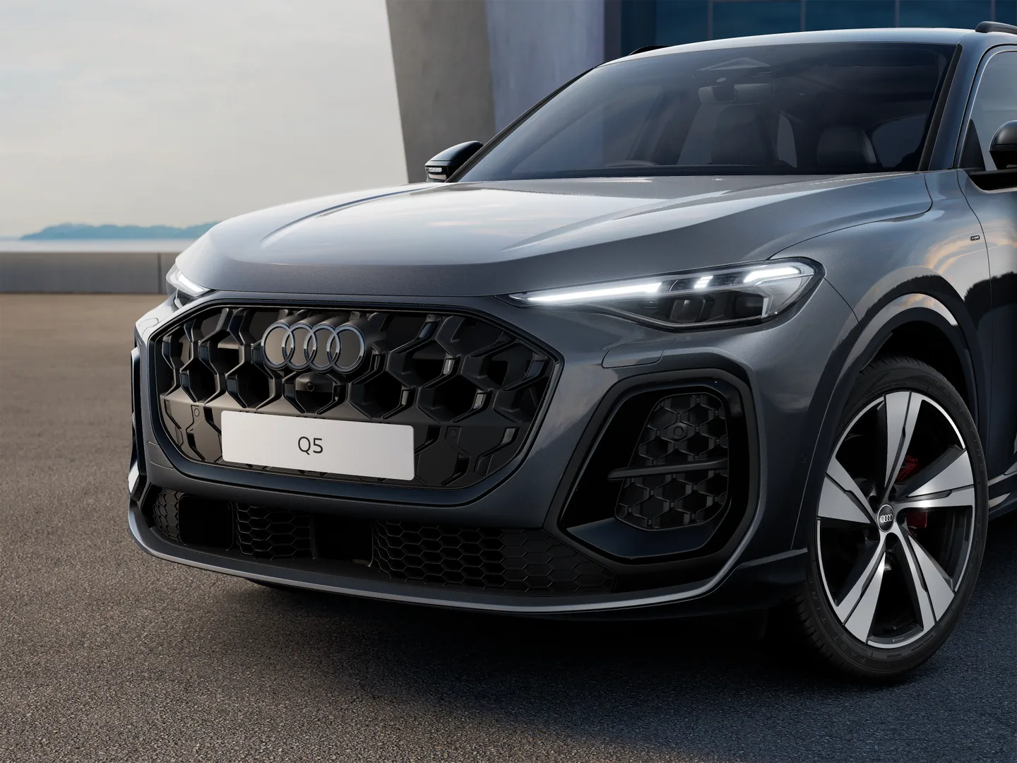 Image about Audi Q5 SUV e-hybrid quattro S tronic