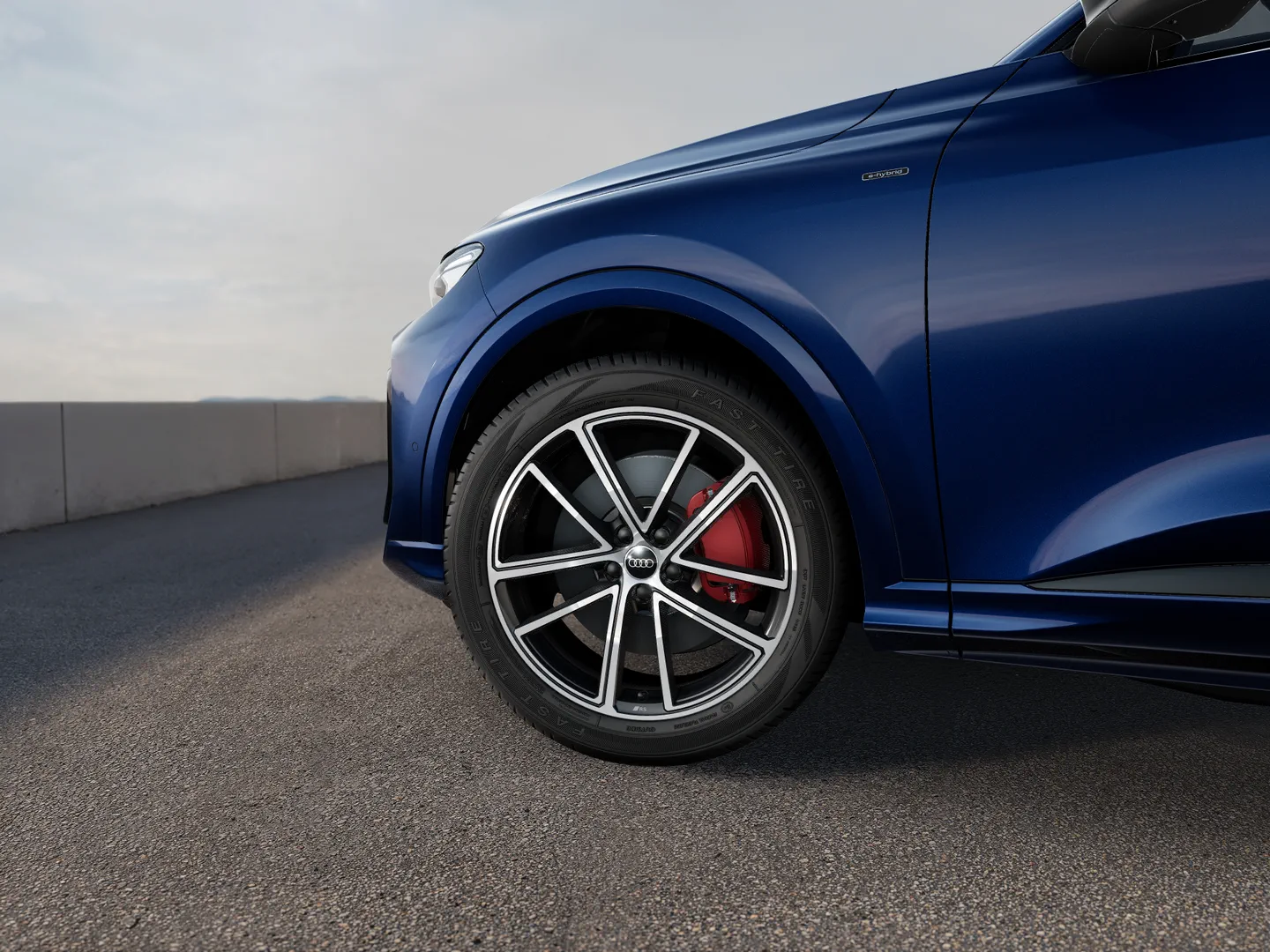 Image about Audi Q5 SUV e-hybrid quattro S tronic