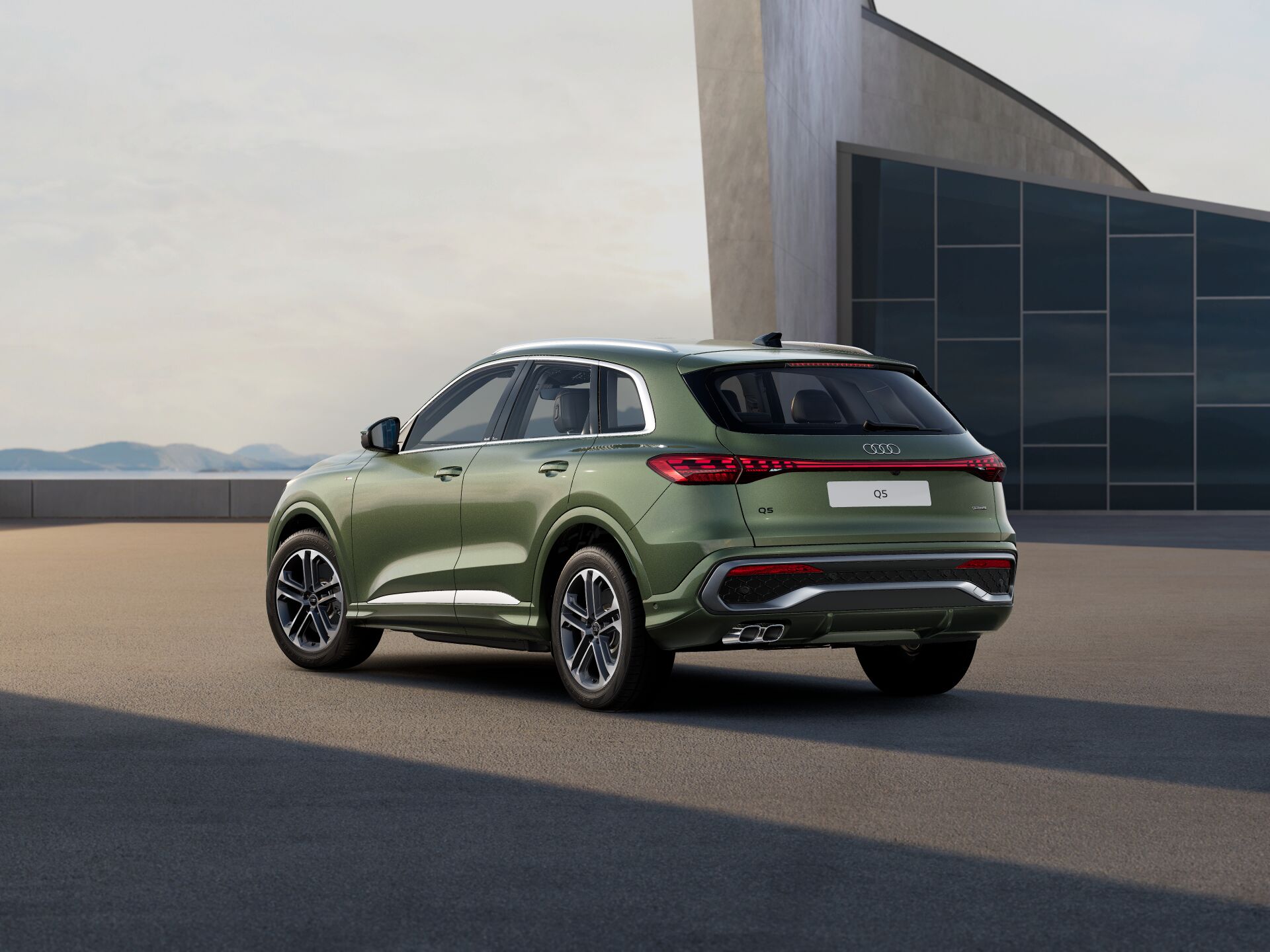 Q5 EXTERIOR-REAR-3-4