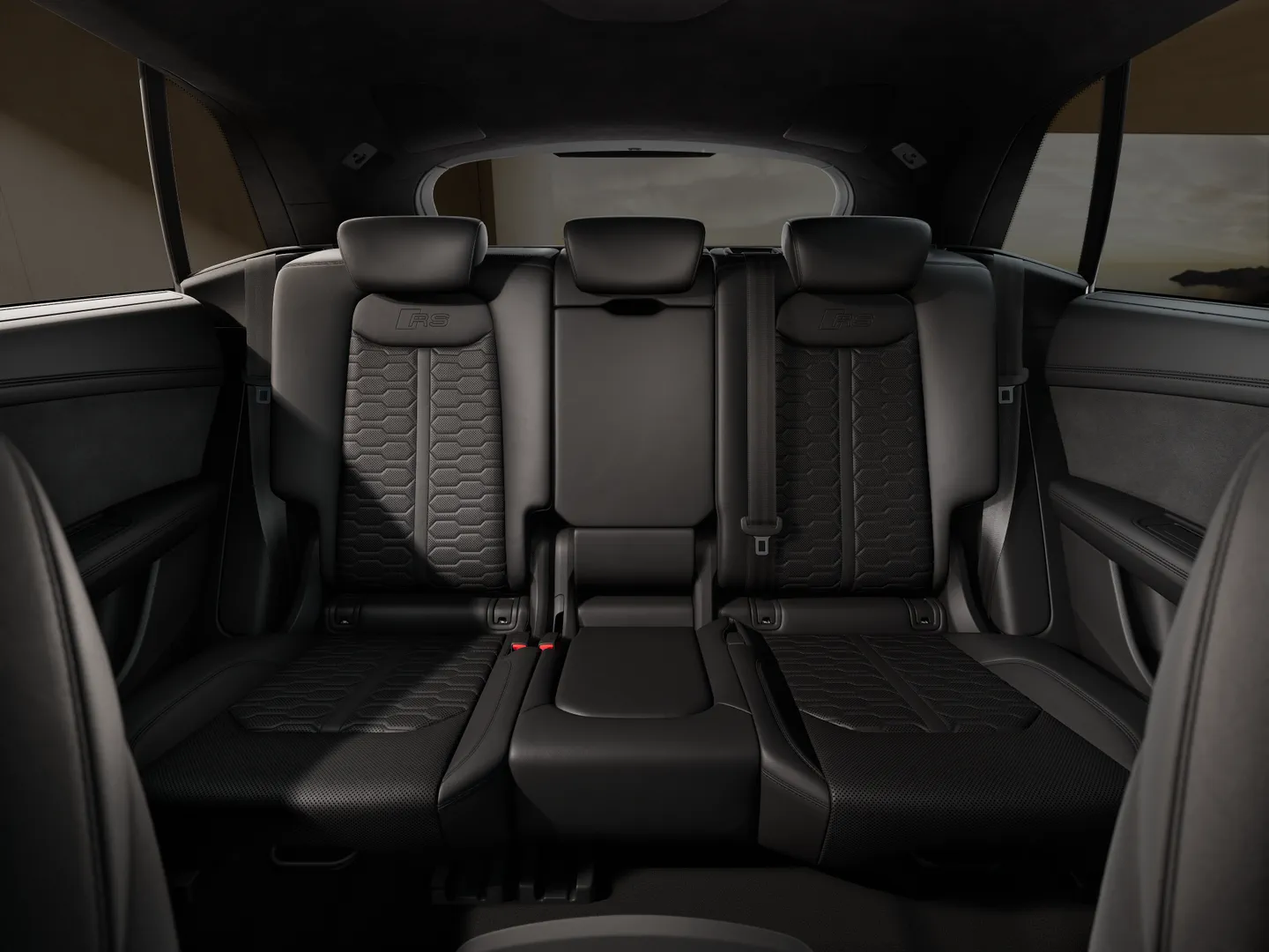 Zdjęcie Audi RS Q8 SUV RS Q8 SUV performance 471 kW tiptronic – Ujęcie: tylne fotele