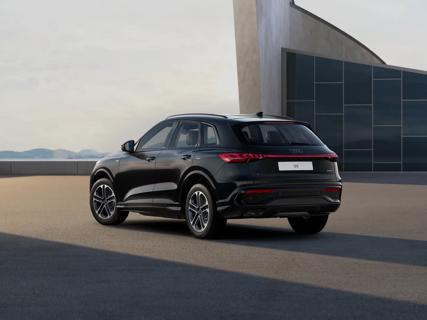 Image about Audi Q5 SUV TDI quattro S tronic