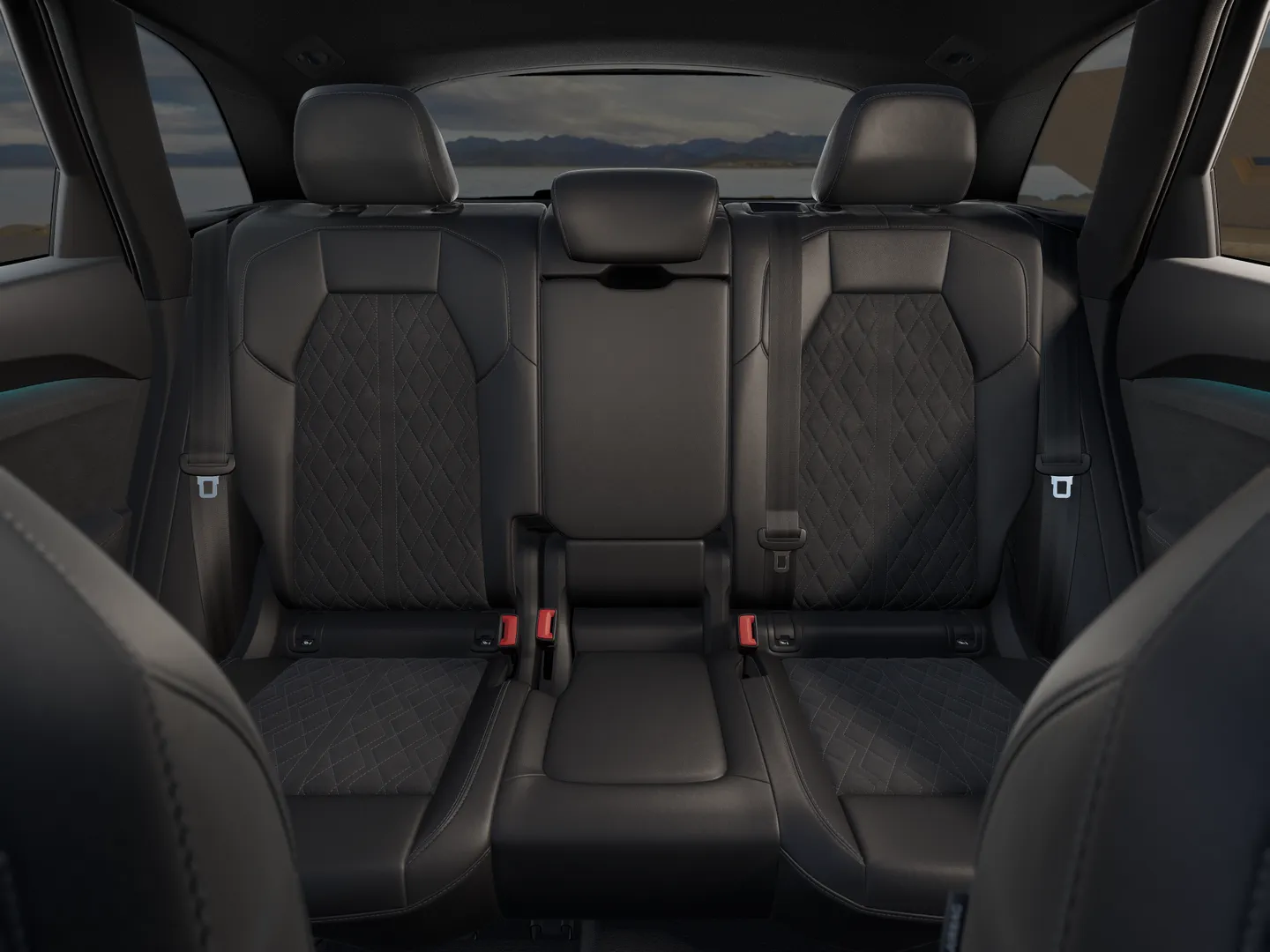 Zdjęcie Audi SQ5 SUV SQ5 SUV TFSI 270 kW S tronic – Ujęcie: tylne fotele