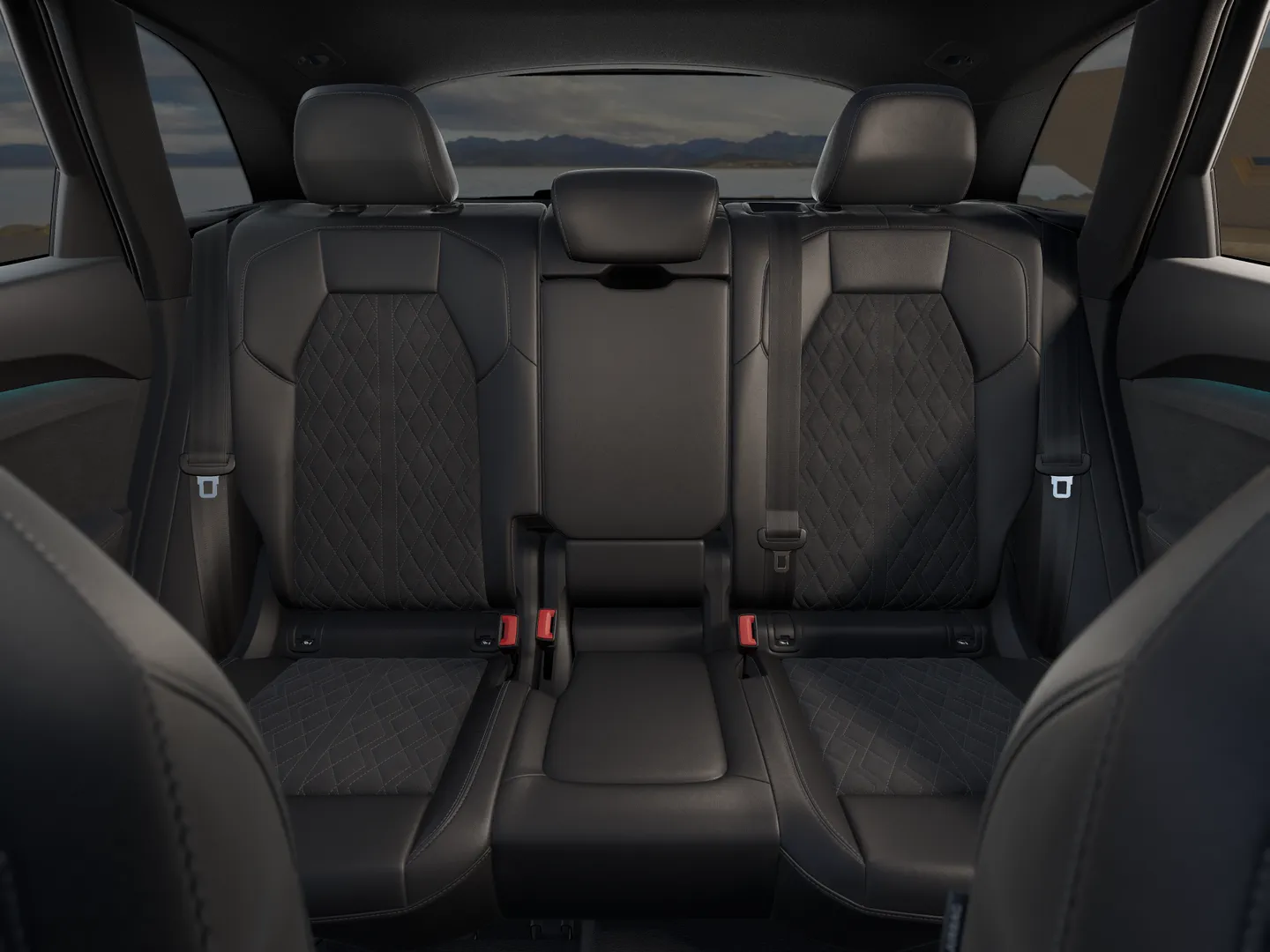 Zdjęcie Audi SQ5 SUV SQ5 SUV TFSI 270 kW S tronic – Ujęcie: tylne fotele