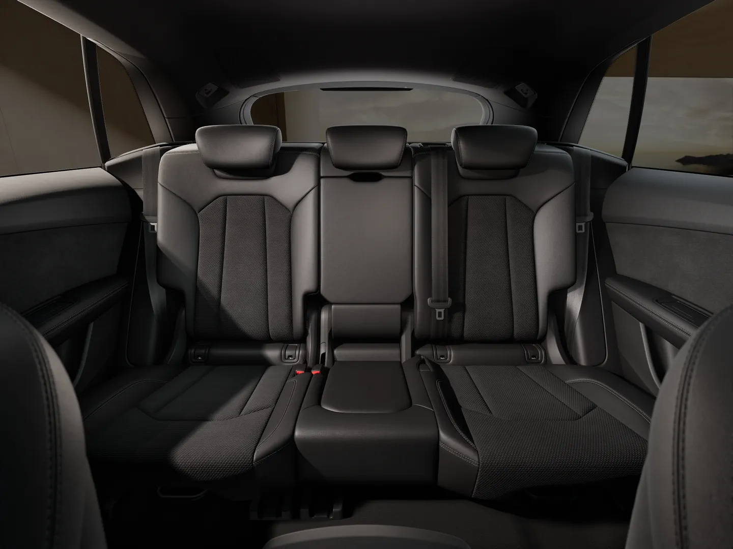 Zdjęcie Audi Q8 SUV TFSI e 55 TFSI e quattro 290(394) kW(KM) tiptronic – Ujęcie: tylne fotele