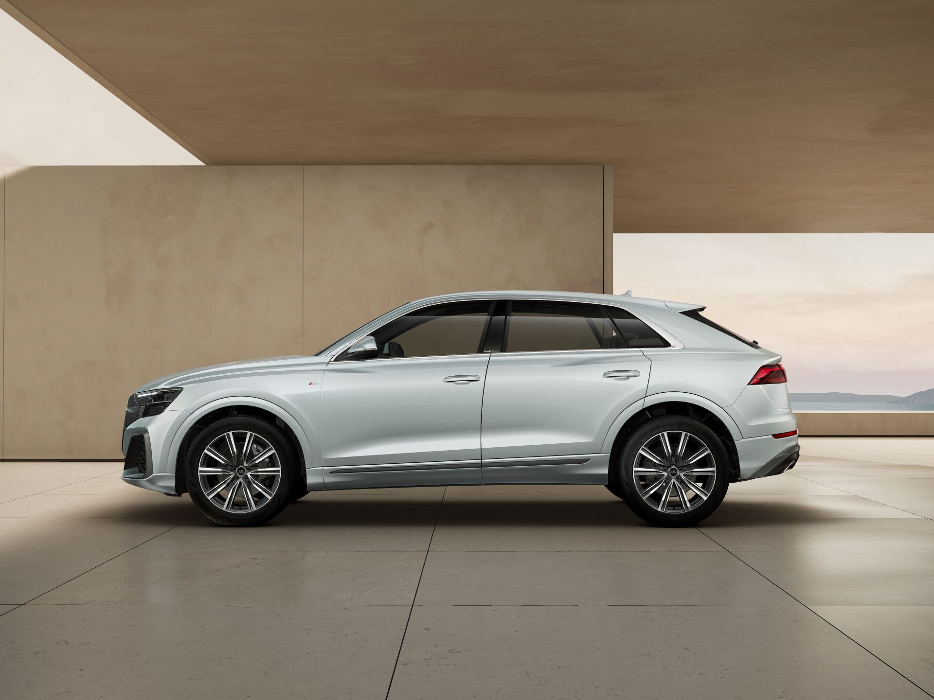 Q8 SUV EXTERIOR-PARALLEL-SIDE