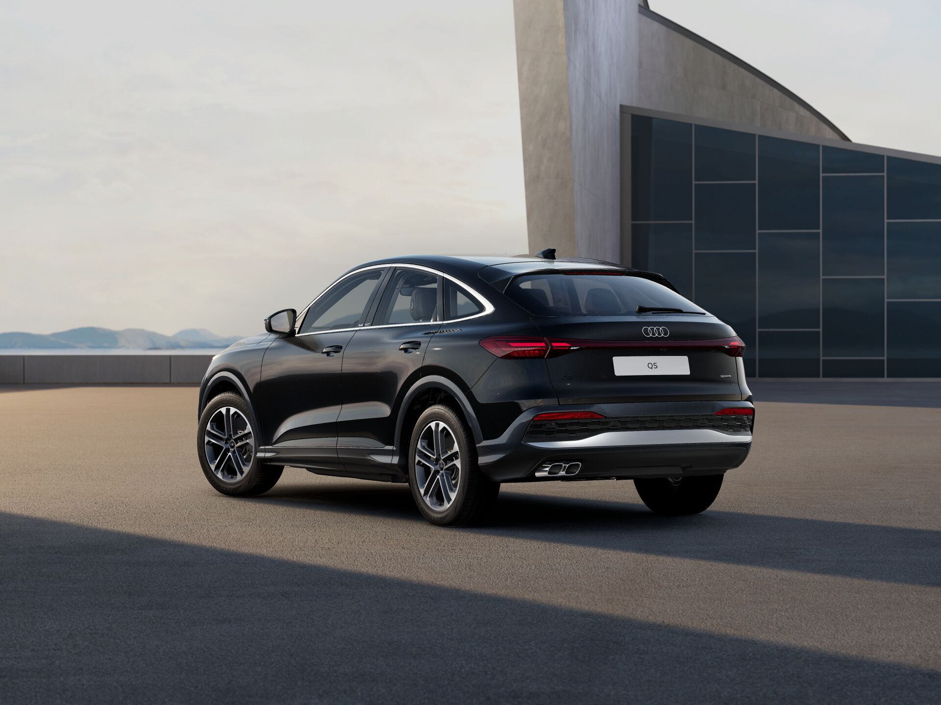 Q5 Sportback EXTERIOR-REAR-3-4