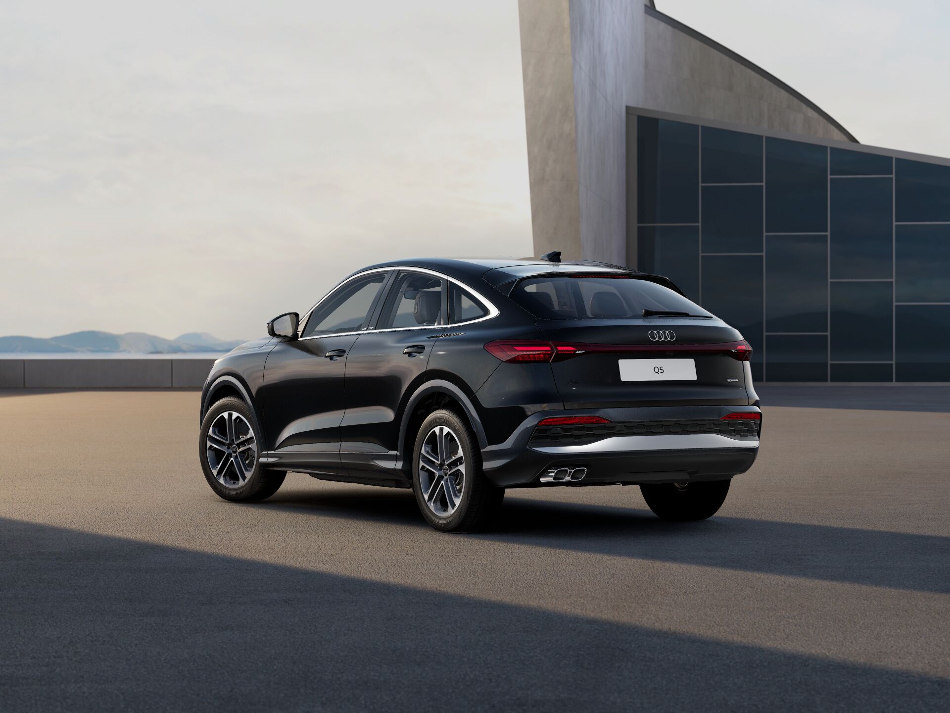Q5 Sportback EXTERIOR-REAR-3-4