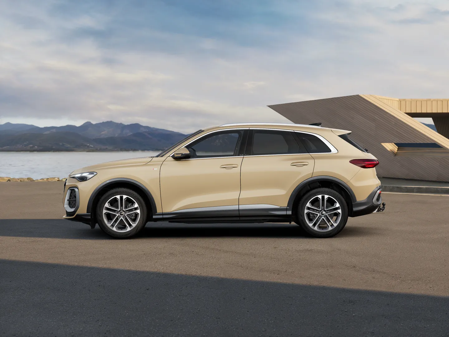 Zdjęcie&nbsp;Audi Q5 SUV&nbsp;TFSI quattro 150 kW S tronic&nbsp;– Ujęcie: bok