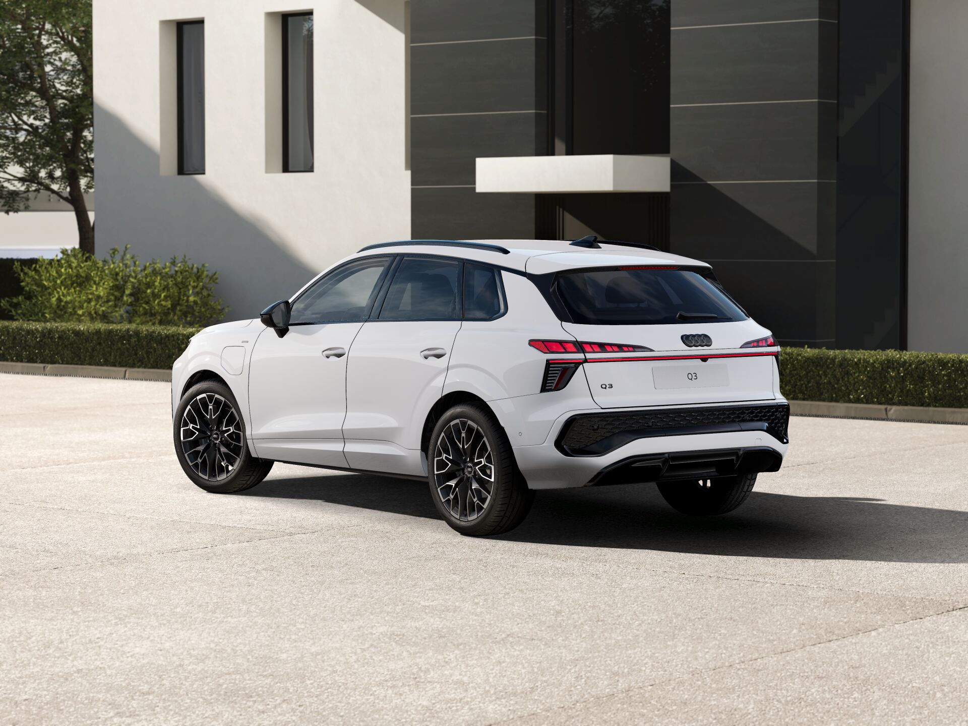 Q3 SUV e-hybrid EXTERIOR-REAR-3-4