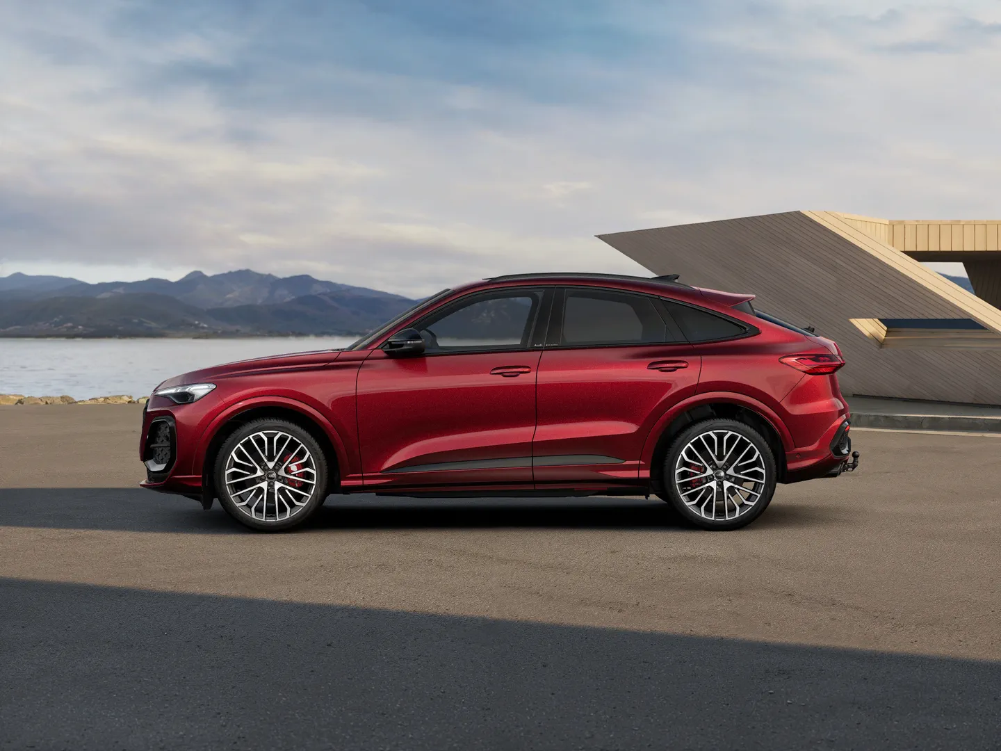 Zdjęcie&nbsp;Audi SQ5 Sportback&nbsp;SQ5 Sportback TFSI 270 kW S tronic&nbsp;– Ujęcie: bok