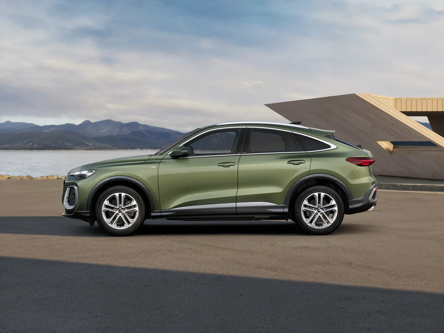 Zdjęcie&nbsp;Audi Q5 Sportback&nbsp;TDI quattro 150 kW S tronic&nbsp;– Ujęcie: bok