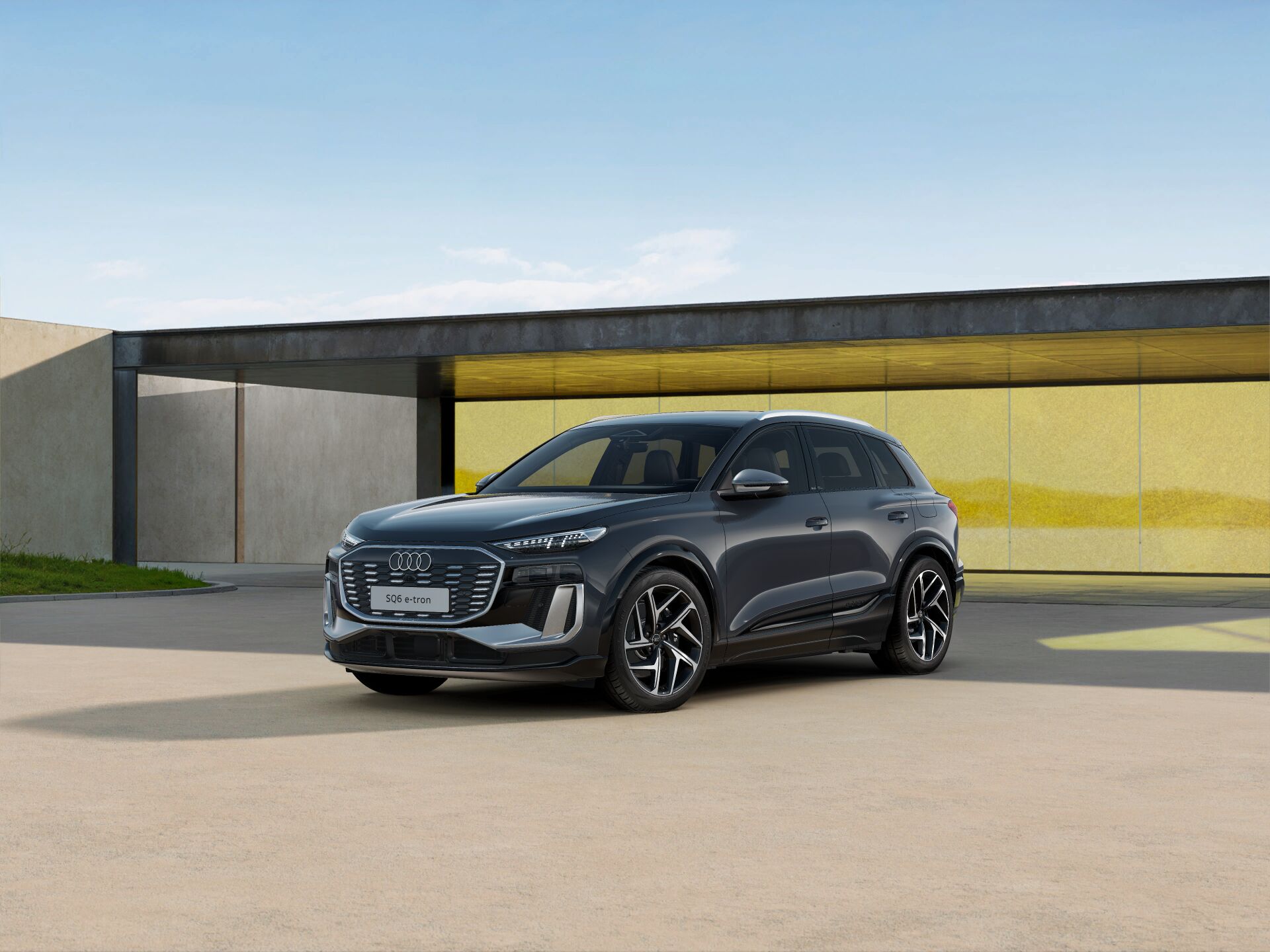 SQ6 e-tron EXTERIOR-FRONT-3-4