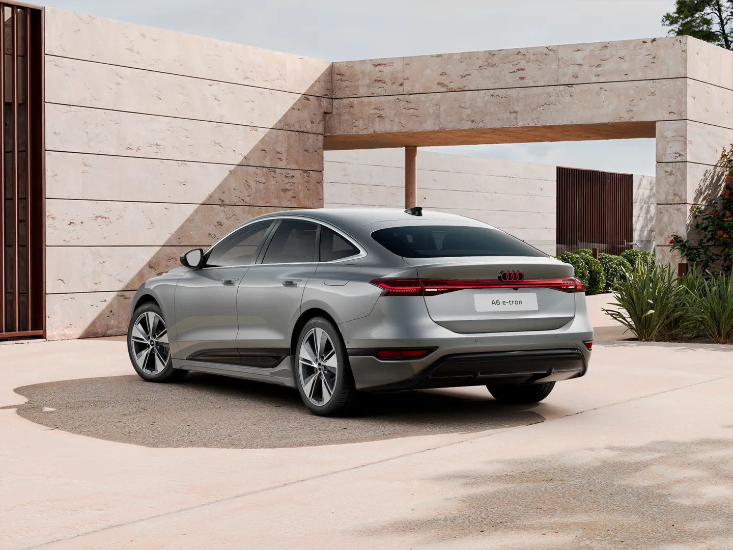 Zdjęcie Audi A6 Sportback e-tron e-tron 210,00 kW – Ujęcie: tył 3/4