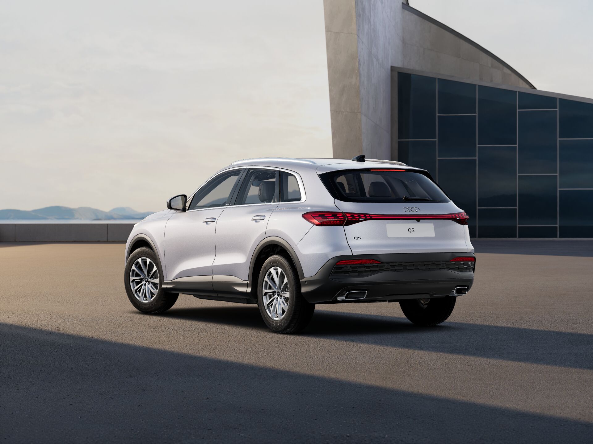 Q5 EXTERIOR-REAR-3-4