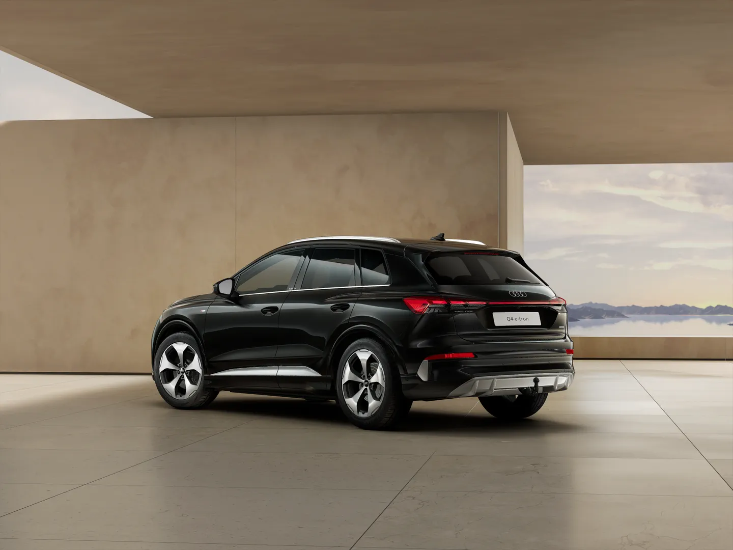 Audi Q4 SUV e-tron e-tron quattro 220 kW in 3/4 Rückansicht