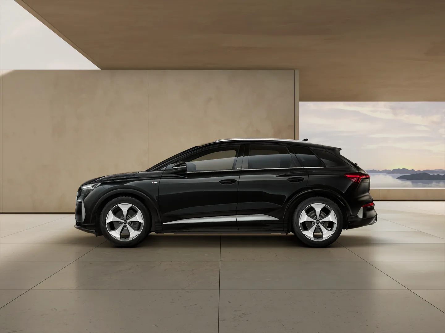 Audi Q4 SUV e-tron e-tron quattro 220 kW in Seitenansicht