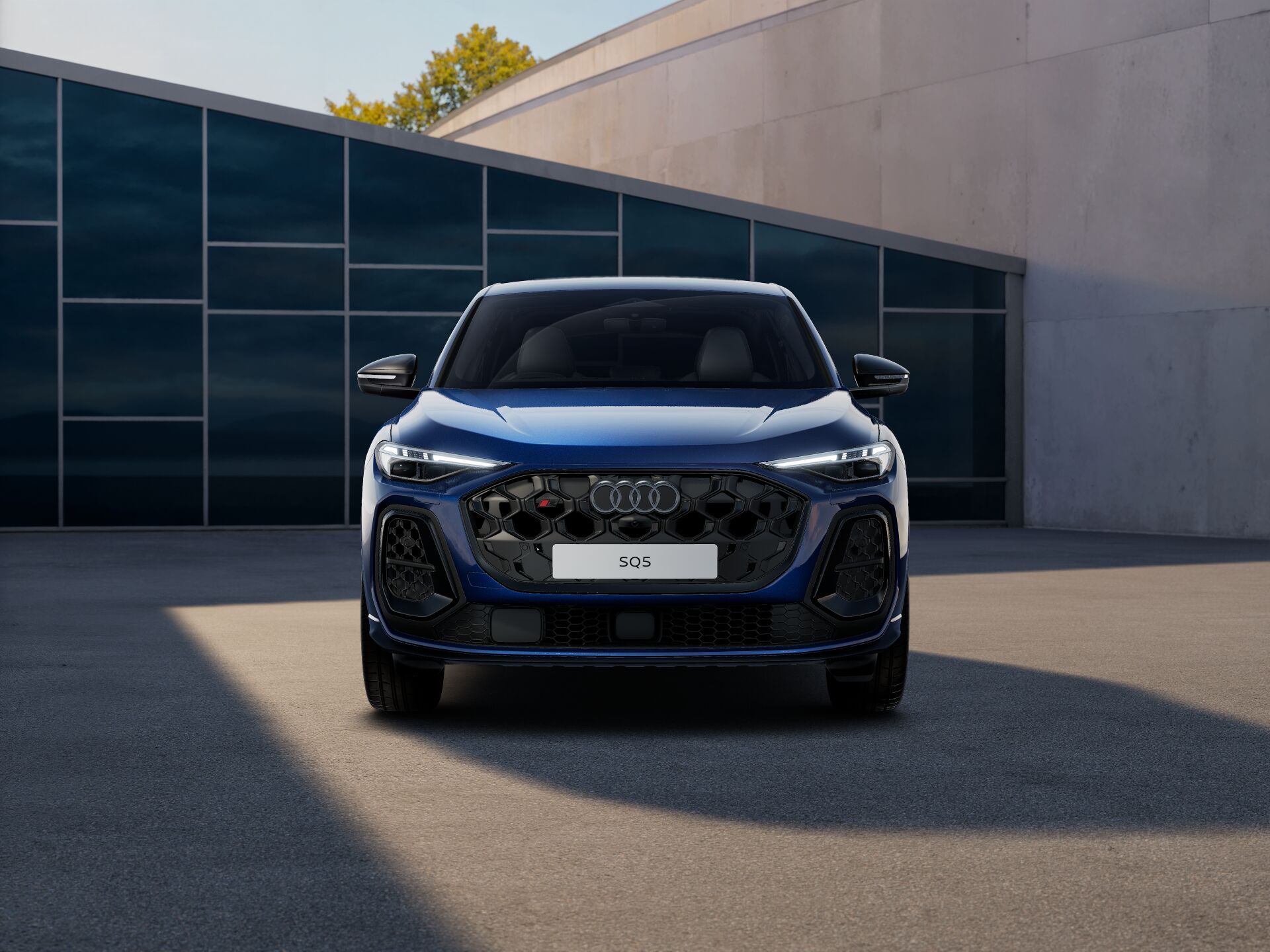 SQ5 Sportback EXTERIOR-FRONT-FRONT