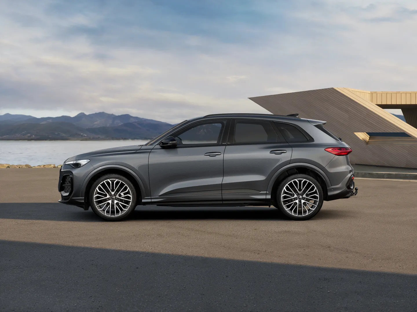 Zdjęcie&nbsp;Audi SQ5 SUV&nbsp;SQ5 SUV TFSI 270 kW S tronic&nbsp;– Ujęcie: bok