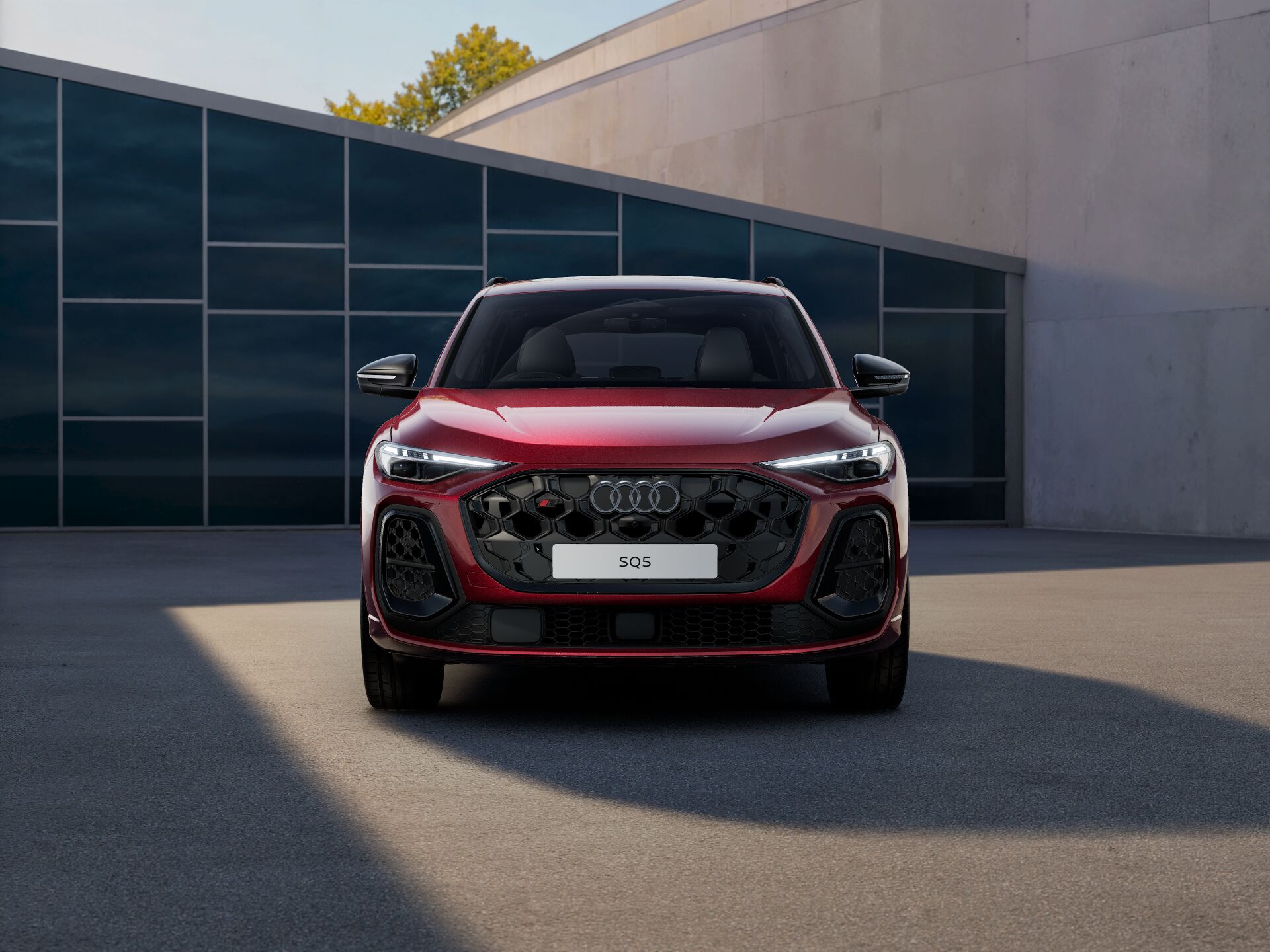 SQ5 SUV EXTERIOR-FRONT-FRONT