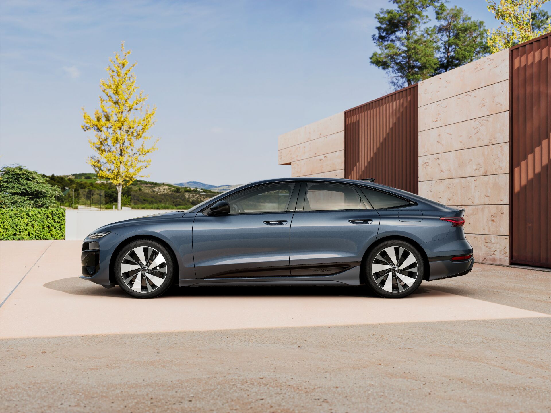 Nieuwe S6 Sportback e-tron EXTERIOR-PARALLEL-SIDE