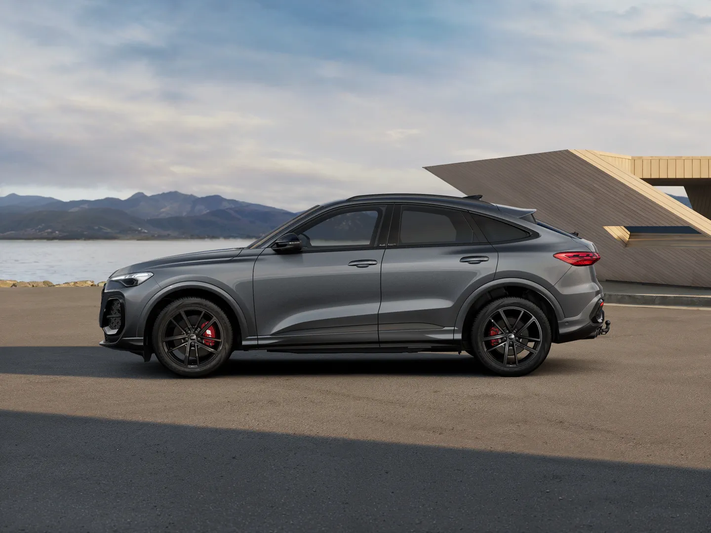 Zdjęcie Audi SQ5 Sportback SQ5 Sportback TFSI 270 kW S tronic – Ujęcie: bok