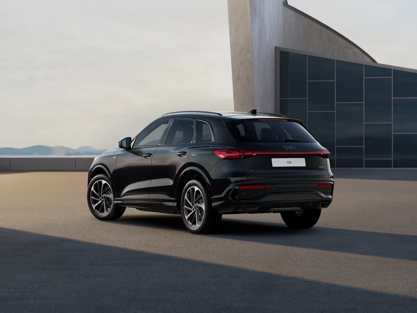 Image about Audi Q5 SUV TFSI quattro 200 kW sport