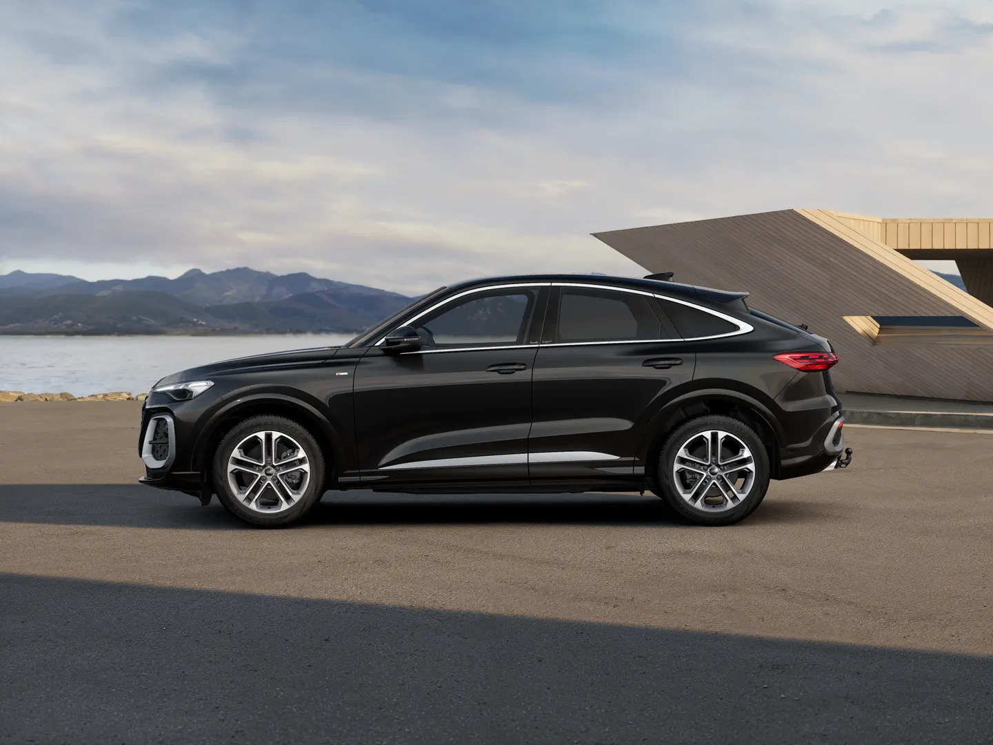 Zdjęcie&nbsp;Audi Q5 Sportback&nbsp;TDI quattro 150 kW S tronic&nbsp;– Ujęcie: bok