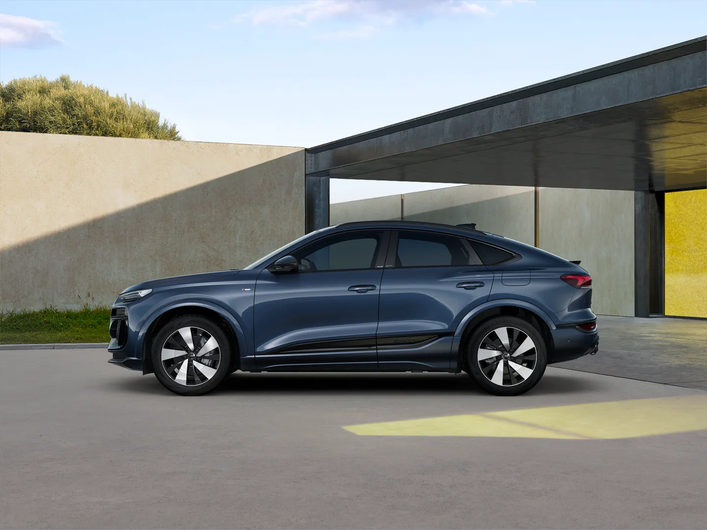 Zdjęcie Audi Q6 Sportback e-tron e-tron performance 225,00 kW – Ujęcie: bok