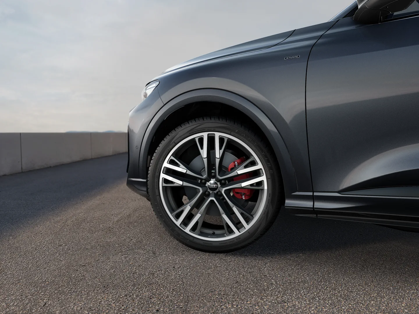 Image about Audi Q5 SUV e-hybrid quattro S tronic