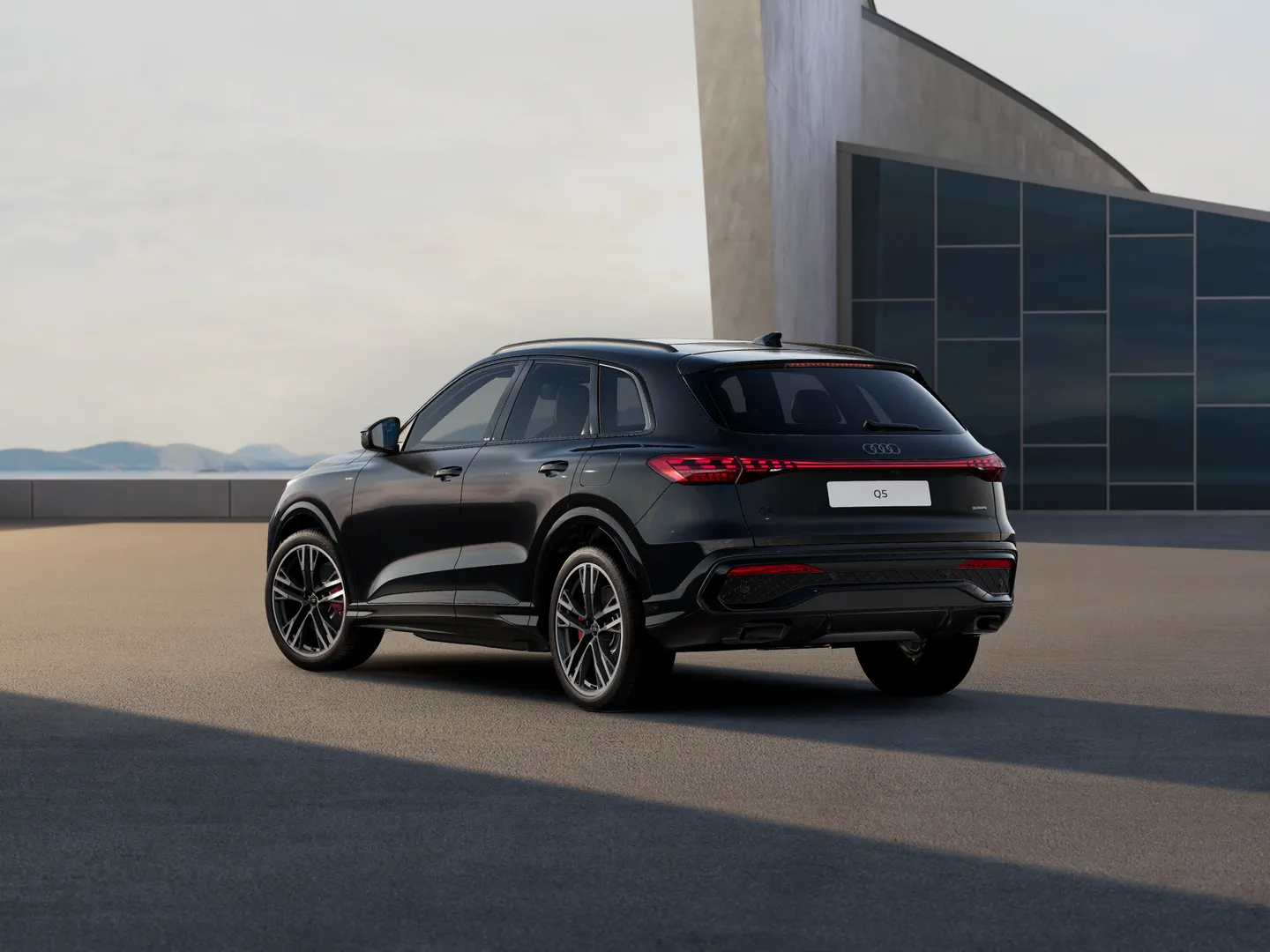 Image about Audi Q5 SUV e-hybrid quattro S tronic