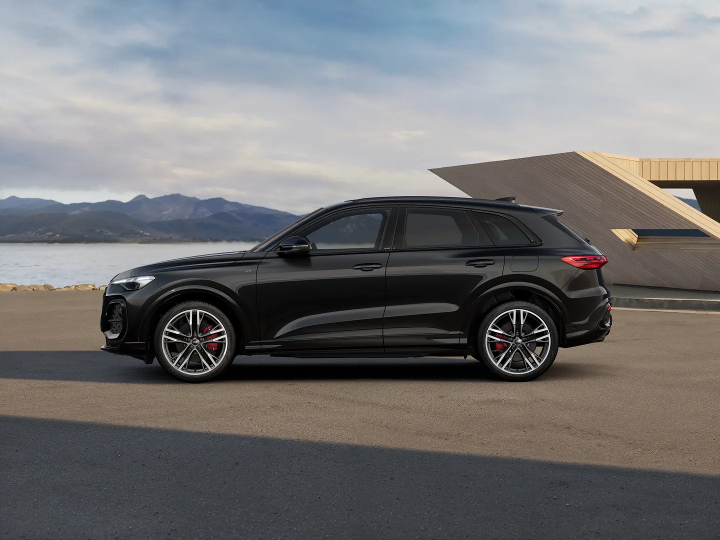 Image about Audi Q5 SUV e-hybrid quattro S tronic