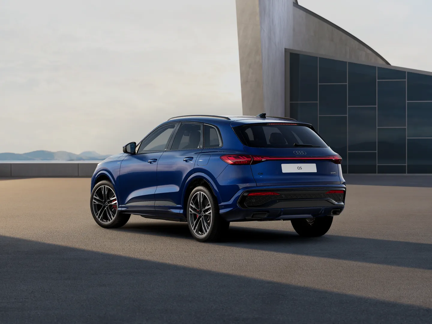 Image about Audi Q5 SUV e-hybrid quattro S tronic