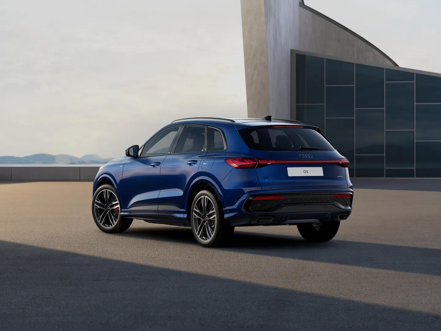 Image about Audi Q5 SUV e-hybrid quattro S tronic