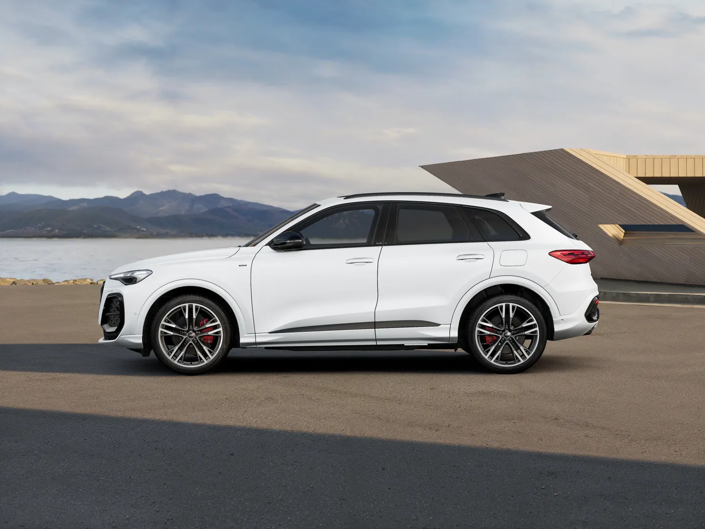 Image about Audi Q5 SUV e-hybrid quattro S tronic