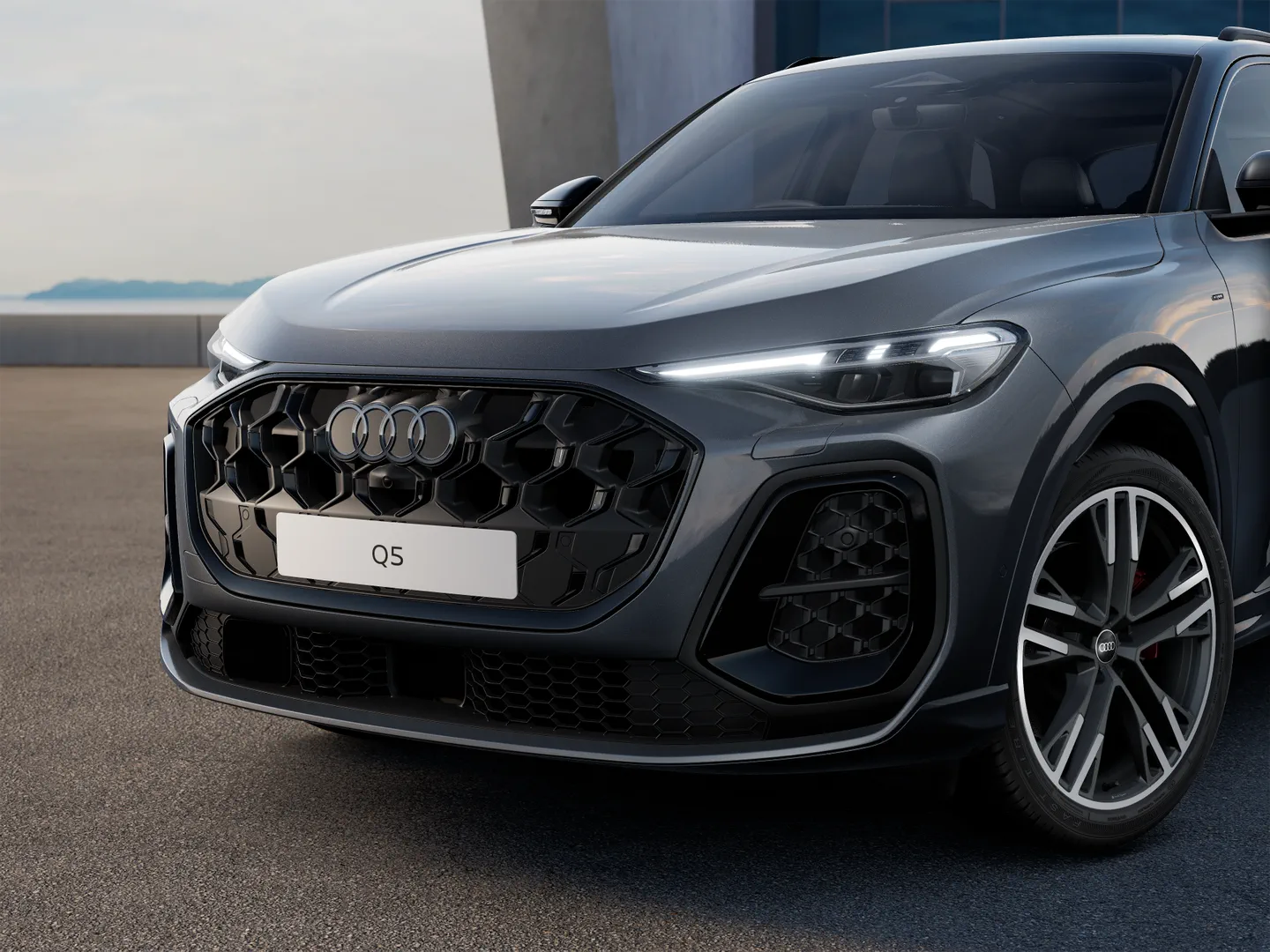 Image about Audi Q5 SUV e-hybrid quattro S tronic
