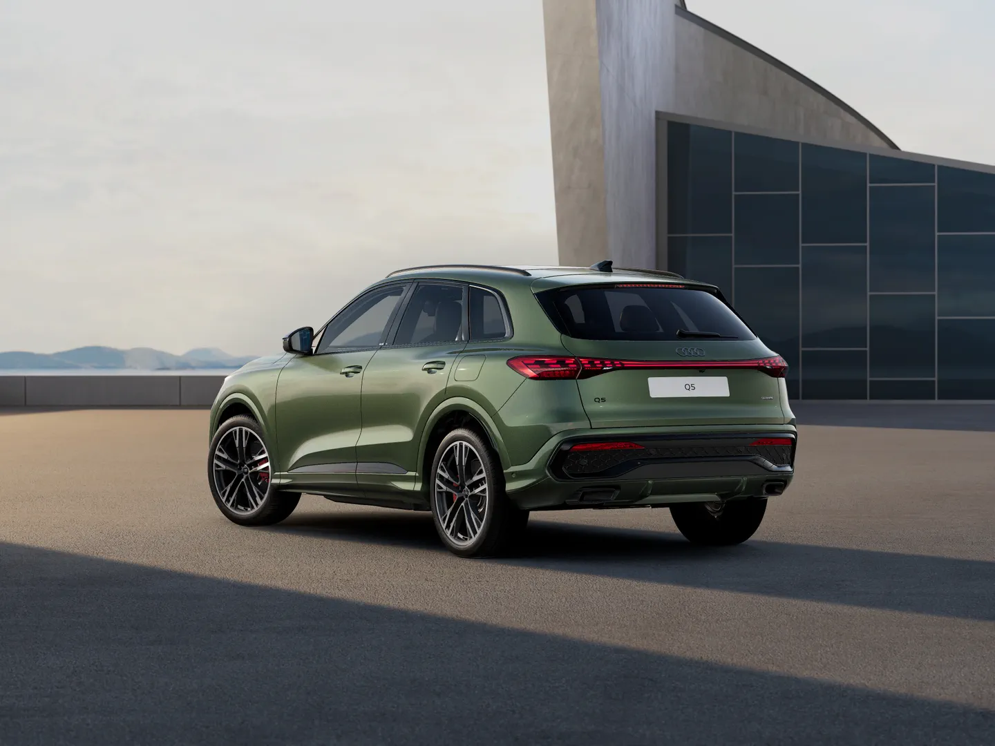 Image about Audi Q5 SUV e-hybrid quattro S tronic