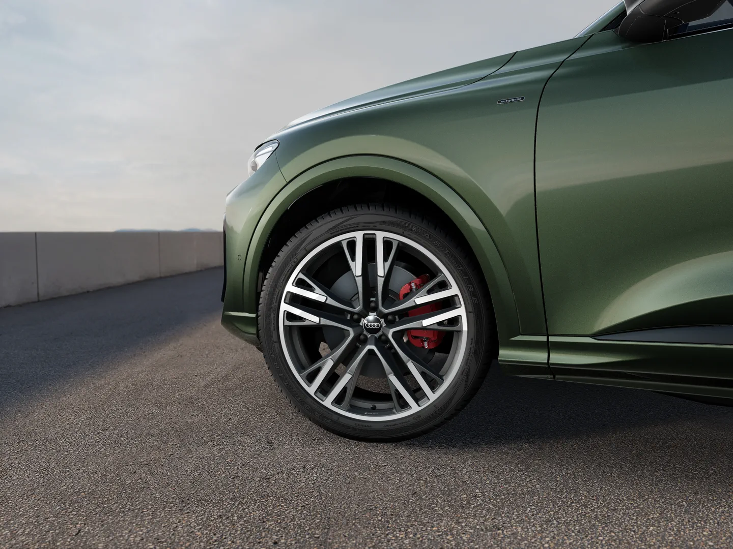 Image about Audi Q5 SUV e-hybrid quattro S tronic