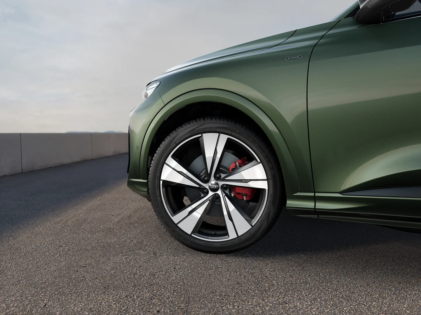 Image about Audi Q5 SUV e-hybrid quattro S tronic