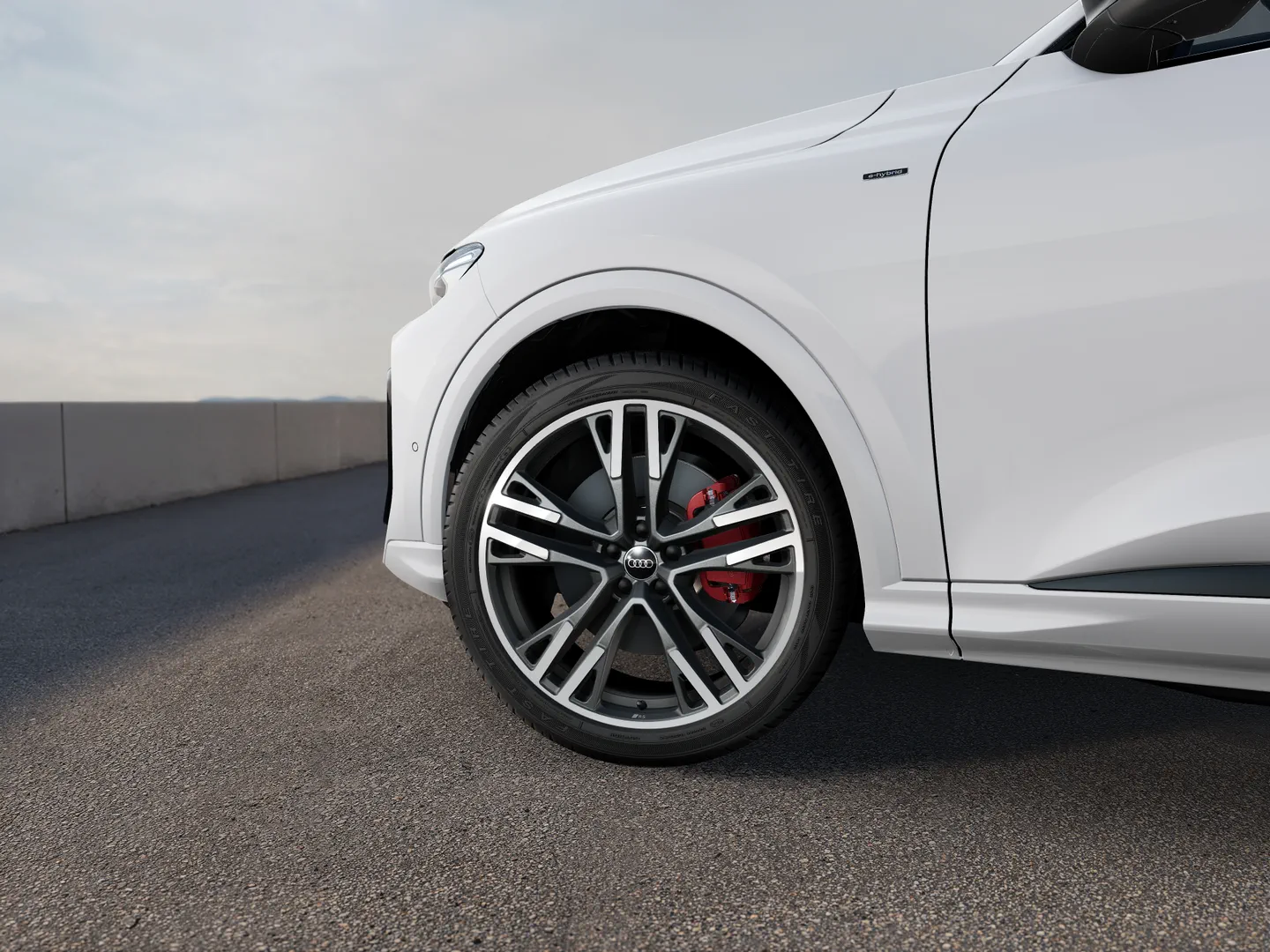 Image about Audi Q5 SUV e-hybrid quattro S tronic