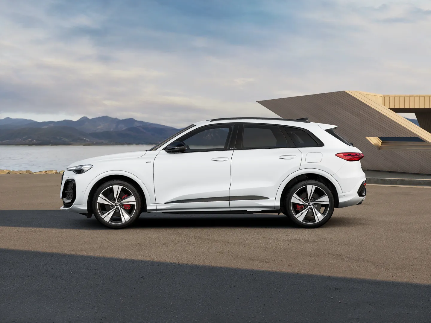 Image about Audi Q5 SUV e-hybrid quattro S tronic
