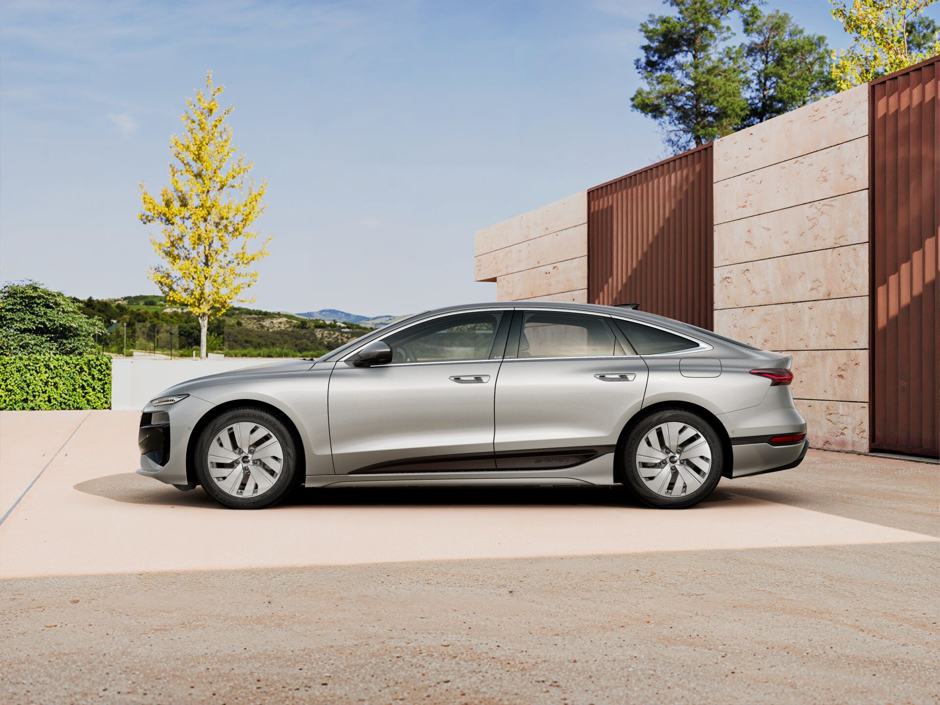 A6 Sportback e-tron EXTERIOR-PARALLEL-SIDE