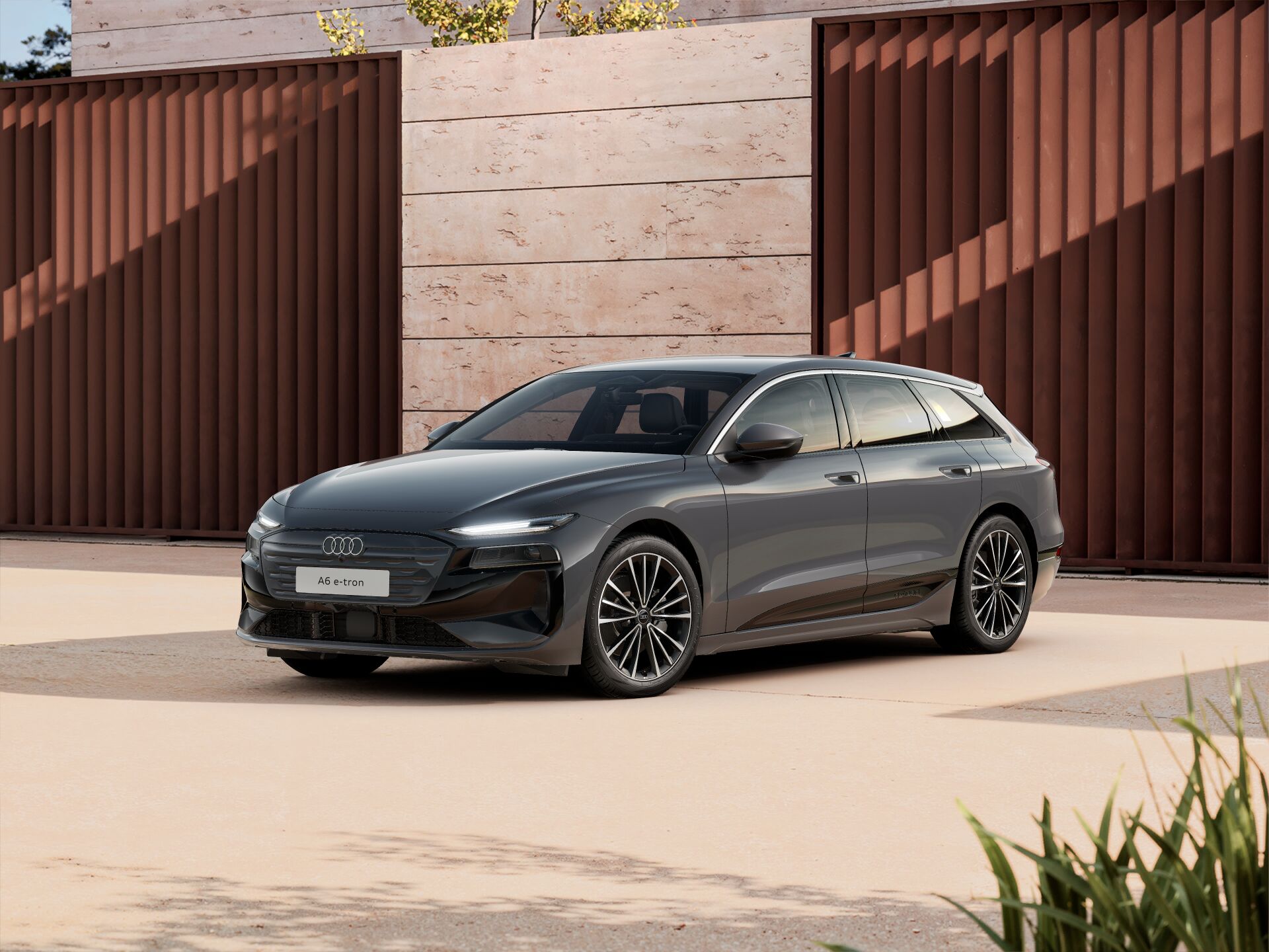 A6 Avant e-tron EXTERIOR-FRONT-3-4