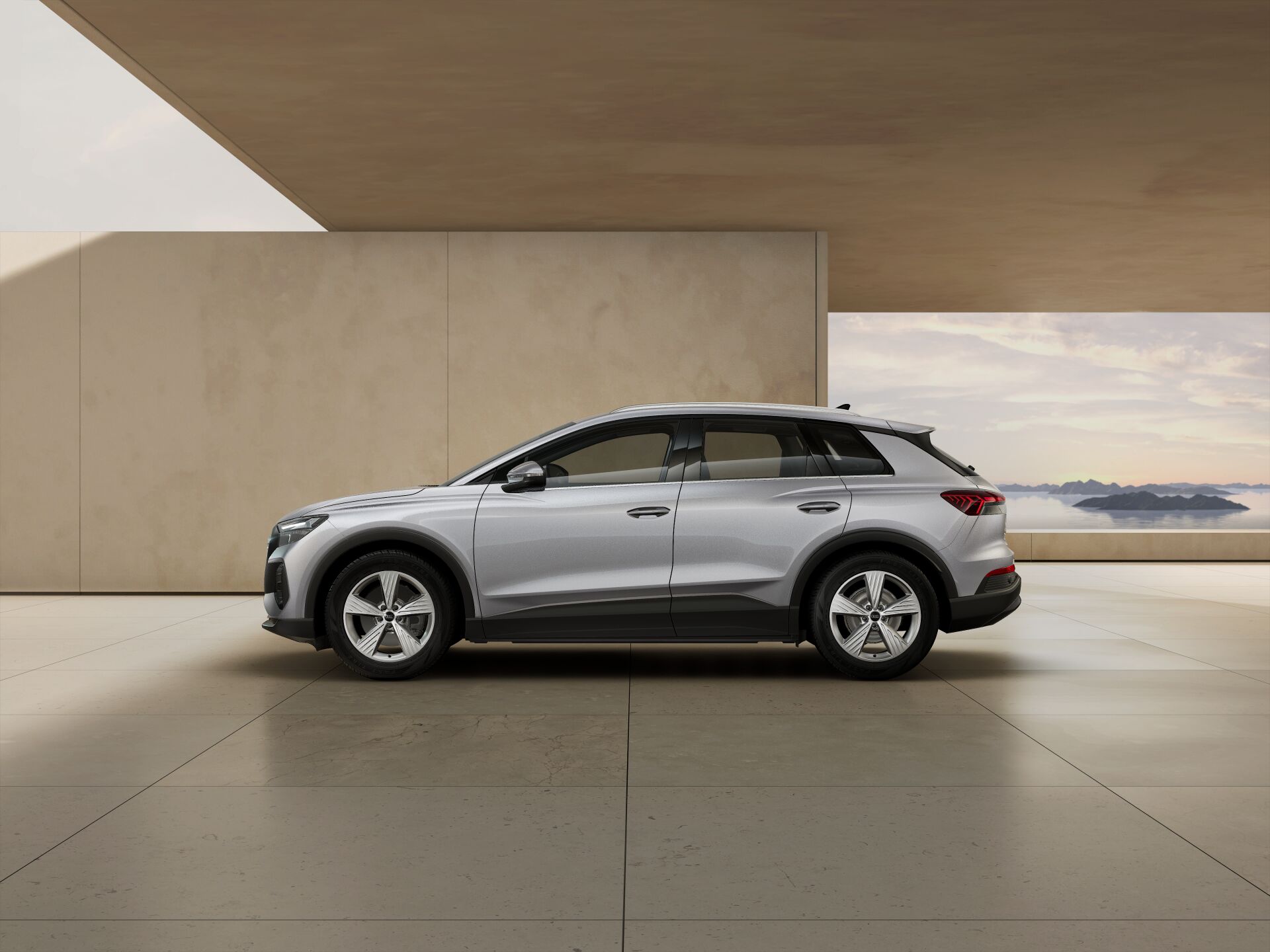 Q4 e-tron EXTERIOR-PARALLEL-SIDE